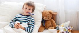Γιατί φέτος η γρίπη «τσακίζει» τα παιδιά