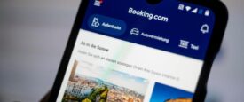 Έρχονται αλλαγές από την Booking στην Ελλάδα – Οι 6 δεσμεύσεις από την εταιρεία