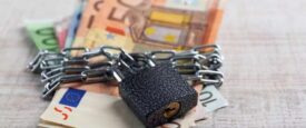 Ποια επιδόματα είναι ακατάσχετα- Τι πρέπει να κάνετε αν τα δεσμεύσουν